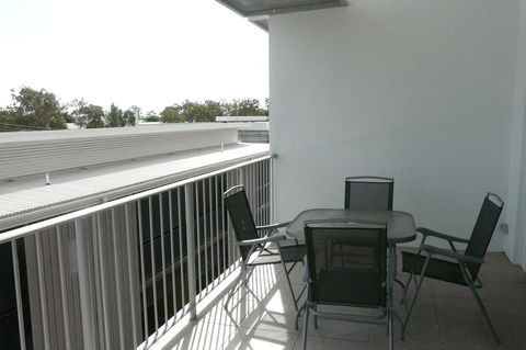 Monterey Apartments Moranbah - Holiday Great Ocean Road 2