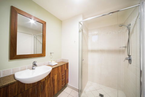 Portside Whitsunday Luxury Holiday Apartments - Holiday Great Ocean Road 22