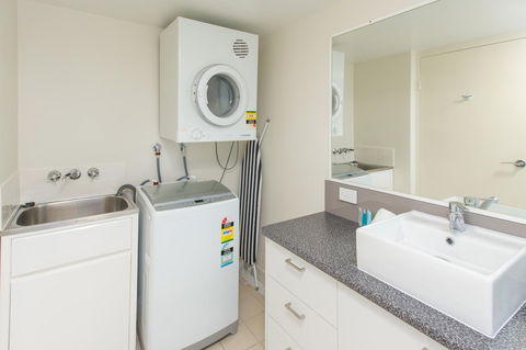 Miami Beachside Holiday Apartments - Holiday Great Ocean Road 23