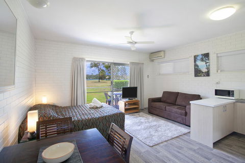 Regency Waterfront Noosa - Holiday Great Ocean Road 3