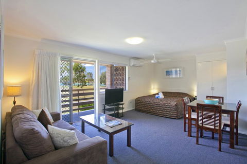 Regency Waterfront Noosa - Holiday Great Ocean Road 0