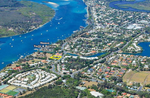 Regency Waterfront Noosa - Holiday Great Ocean Road 16