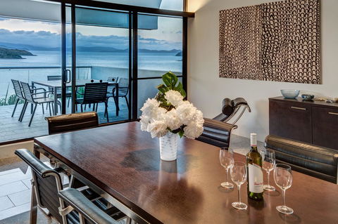 Waves 3 Luxury 3 Bedroom Endless Ocean Views Central Location + Buggy - Holiday Great Ocean Road 0