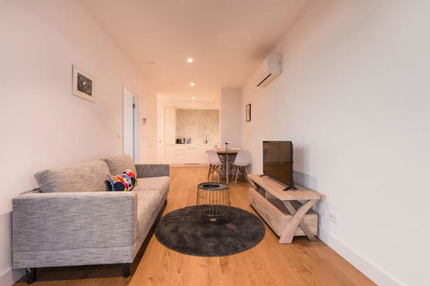 Whitehorse Tower Deluxe 1 Bedroom With View - Holiday Great Ocean Road 2