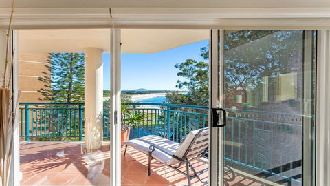 Whitesands 301 - Main Beach Location - Holiday Great Ocean Road 2
