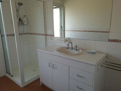 Whole Storey 2 Bedrooms+Kitchen+Living Room In Glen Waverley - Holiday Great Ocean Road 1