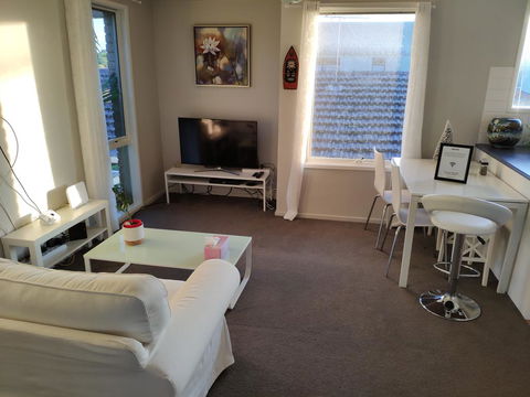 Whole Storey 2 Bedrooms+Kitchen+Living Room In Glen Waverley - Holiday Great Ocean Road 0