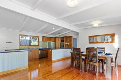 YARRABEE - The Perfect Getaway! - Holiday Great Ocean Road 1