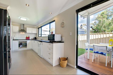A Little Luxury In Town - Holiday Great Ocean Road 1