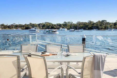 Affordable Riverfront, Pool, Private Pontoon - Holiday Great Ocean Road 2