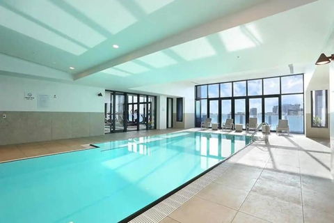 A Modern & Cozy 2BR Apartment With City Views - Holiday Great Ocean Road 2