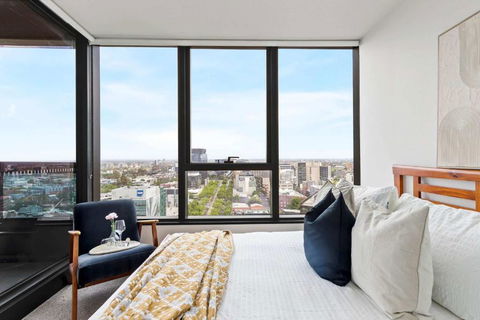 A Modern & Cozy 2BR Apartment With City Views - Holiday Great Ocean Road 1