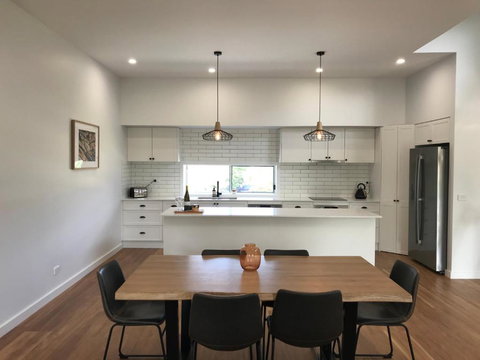 A Sanctuary At Denhams - Family & Pooch Friendly - Holiday Great Ocean Road 0