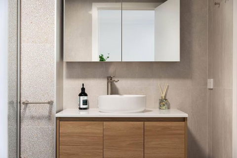 A Wabi-Sabi Style Apartment At City - Holiday Great Ocean Road 3