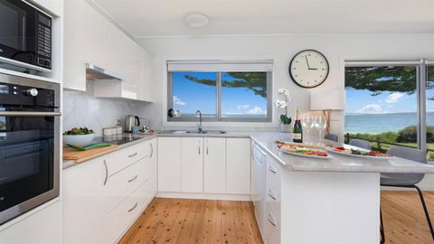 Absolute Beach - Holiday Great Ocean Road 3