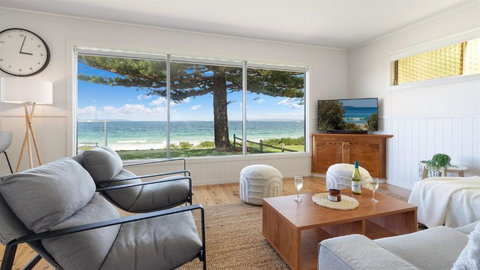 Absolute Beach - Holiday Great Ocean Road 1