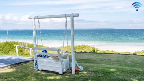 Absolute Beach - Holiday Great Ocean Road 0