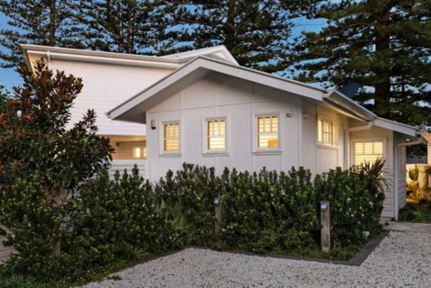 Absolute Beach Front House Panoramic Views - Holiday Great Ocean Road 2