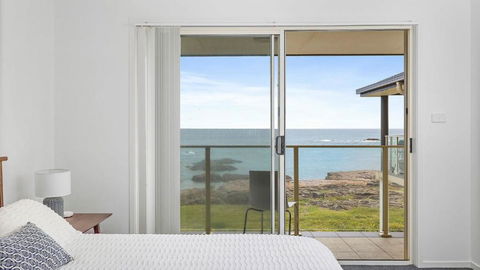 Absolute Waterfront Anna Bay - Holiday Great Ocean Road 2