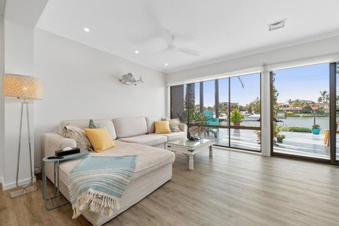Absolute Waterfront Marina Views - Holiday Great Ocean Road 1