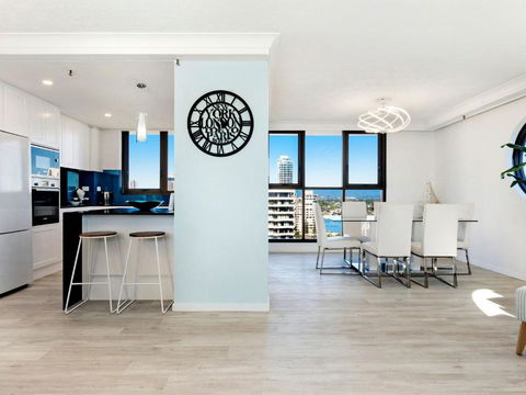 Acapulco 2 Bedroom Ocean View Surfers Paradise - CoastHM - Holiday Great Ocean Road 2