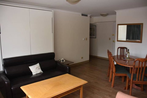 Accommodation Sydney: Hyde Park View 2 Bedroom 1 Bathroom Pet Friendly Apartment - Holiday Great Ocean Road 2