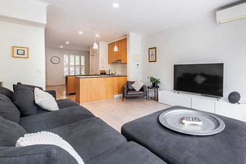 Ace Your Stay - Pool, Gym & Tennis In One Place! - Holiday Great Ocean Road 4