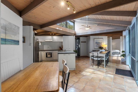 A Sand And Sea Retreat - 150m From Beach, Pet Friendly - Holiday Great Ocean Road 2