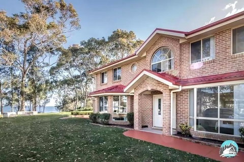 Aircabin - Tuggerawong - Lake Front - 9 Beds House - Holiday Great Ocean Road 1