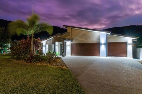 Airlie Beach Home - Holiday Great Ocean Road 2