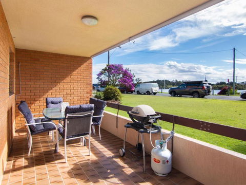 Akuna 3 Ground Floor Opposite Wallis Lake - Holiday Great Ocean Road 2