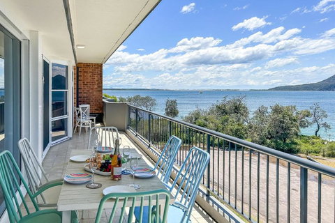 Albacore 7 Waterfront Unit - Holiday Great Ocean Road 1