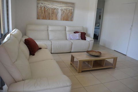 Alice Street 1, Unit 1, Currimundi - Holiday Great Ocean Road 1