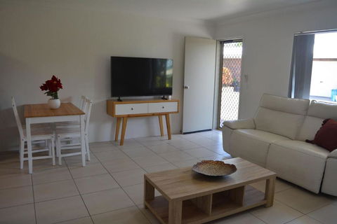 Alice Street 1, Unit 1, Currimundi - Holiday Great Ocean Road 2