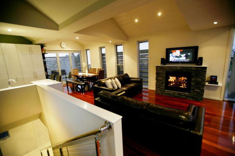 Aloha Beachfront Port Fairy - Holiday Great Ocean Road 2