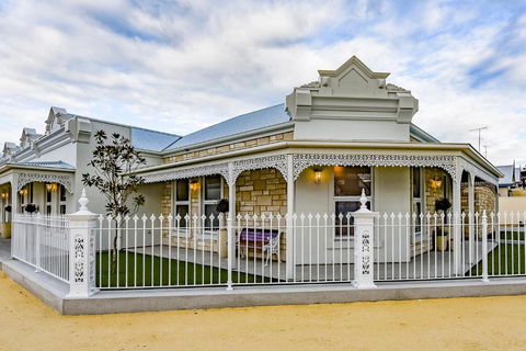 Aloha Central Luxury Accommodation - Holiday Great Ocean Road 1