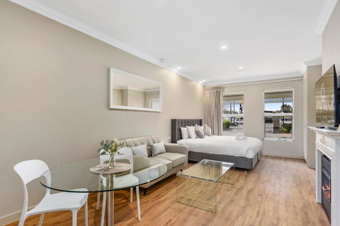 Aloha Central Luxury Accommodation - Holiday Great Ocean Road 0