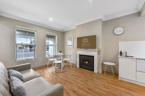 Aloha Central Luxury Accommodation - Holiday Great Ocean Road 2