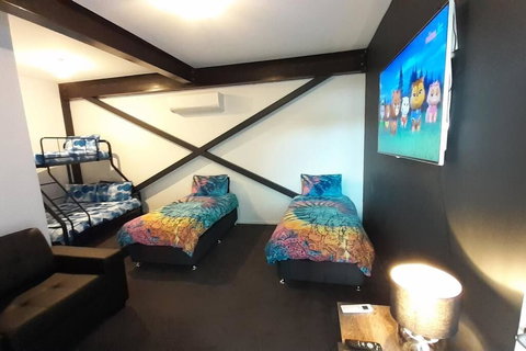 AMAZING 5-Star WATERFRONT RETREAT ON THE RIVERWALK - Holiday Great Ocean Road 3