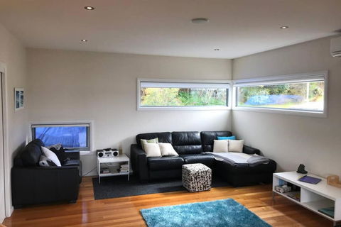 Amazing Ansons Bay Absolute Waterfront Beach House - Holiday Great Ocean Road 1