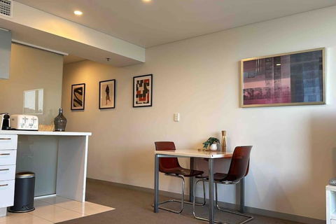 Amazing City Skyline Apartment - Pool, Gym, Sauna. - Holiday Great Ocean Road 1