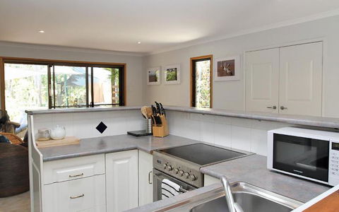 AMITY BEACH BUNGALOW - Holiday Great Ocean Road 3