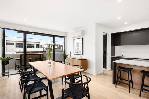 Anchorage Villa - Pet Friendly Marina Townhouse By The Beach - Holiday Great Ocean Road 4
