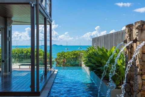 Anusara - Airlie Beach - Holiday Great Ocean Road 2