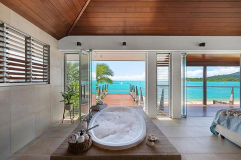 Anusara - Airlie Beach - Holiday Great Ocean Road 0