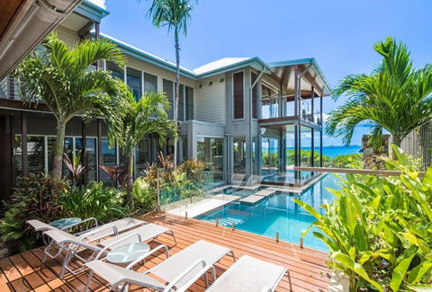 Anusara - Airlie Beach - Holiday Great Ocean Road 1