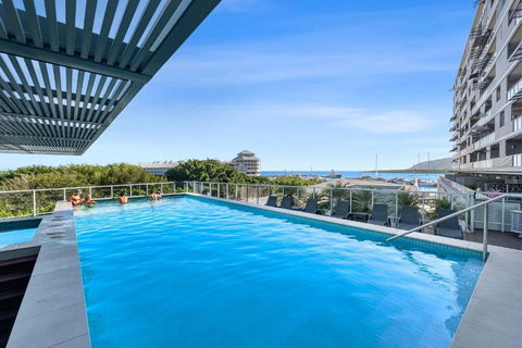Aqua Vista At Harbour Lights - Poolside Panorama - Holiday Great Ocean Road 1