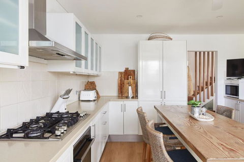 Arabella - 2 Bedroom Holiday House Nelson Bay - Holiday Great Ocean Road 3
