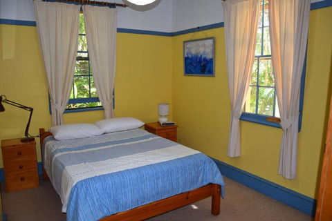 Arakoon House 1 - Bring Your Own Linen - Holiday Great Ocean Road 4