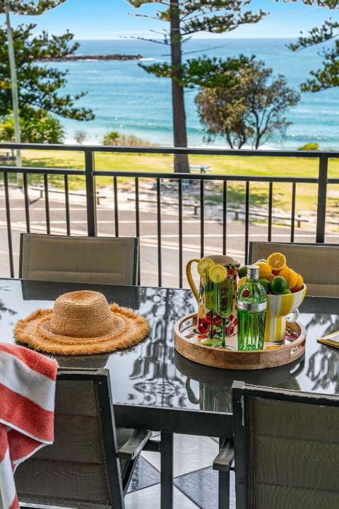 Arcoola 1 - Overlooking Main Beach - Holiday Great Ocean Road 2